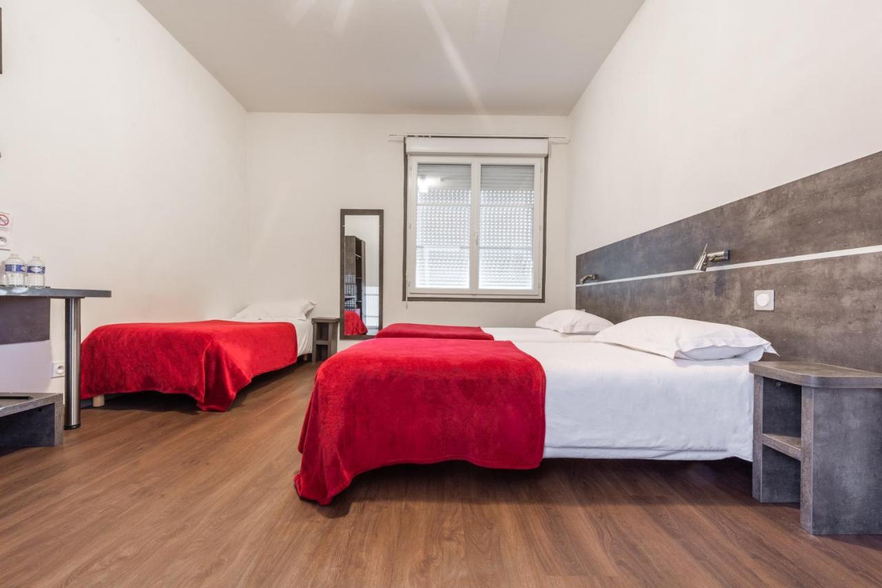 Hotel De La Gare Surgères Kültér fotó