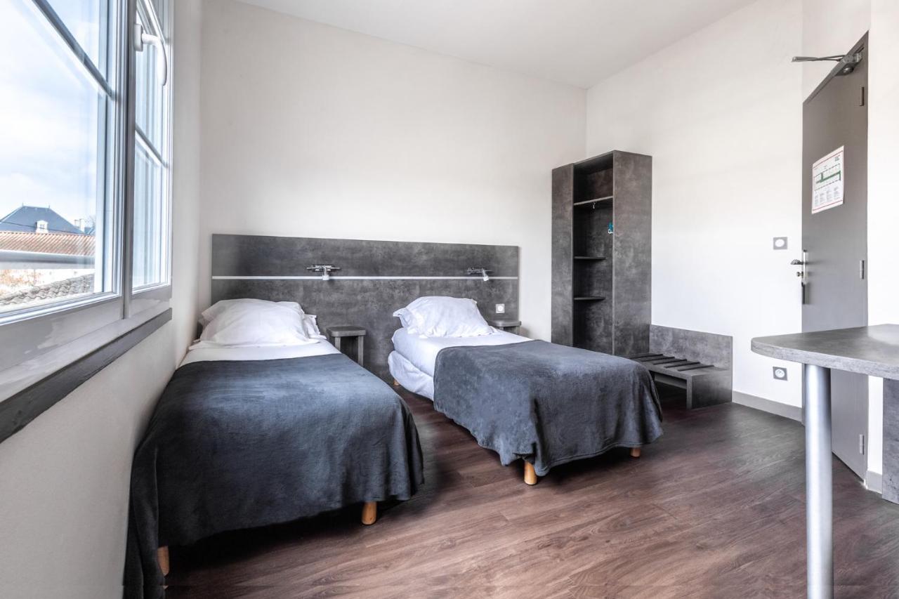 Hotel De La Gare Surgères Kültér fotó